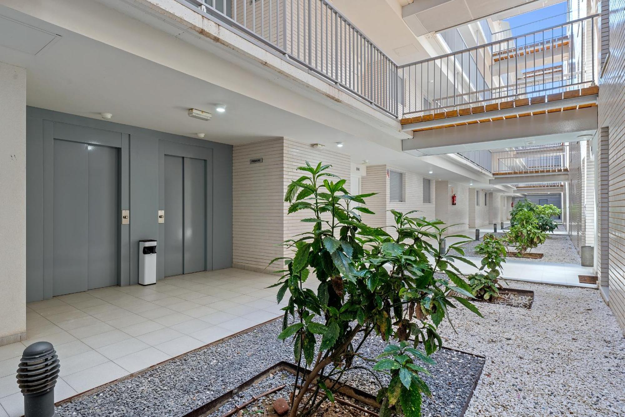 Hauzify I Apartament Mestral Камбрілс Екстер'єр фото